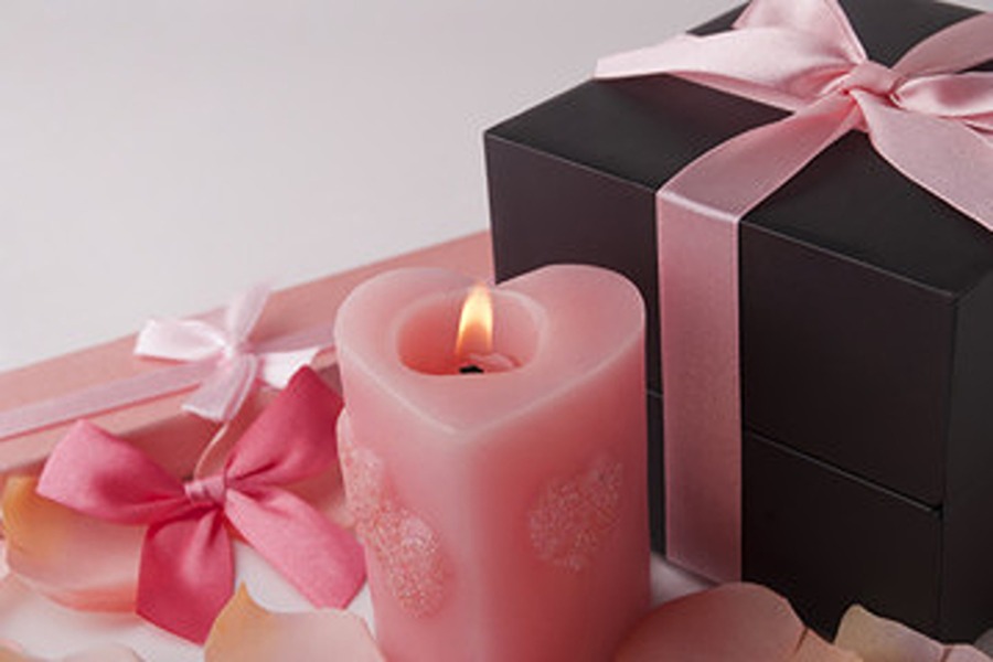Personalize Your Candles with Custom Candle Boxes